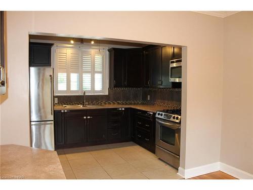 5 Bellevue Terrace, St. Catharines, ON - Indoor Photo Showing Kitchen