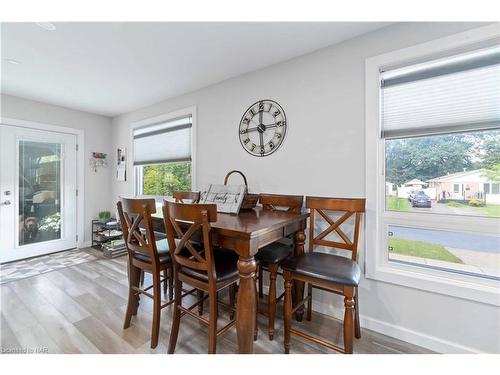 86 Leaside Drive, Welland, ON - Indoor Photo Showing Dining Room