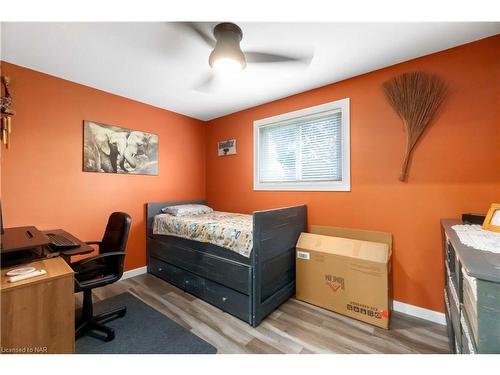 86 Leaside Drive, Welland, ON - Indoor Photo Showing Bedroom