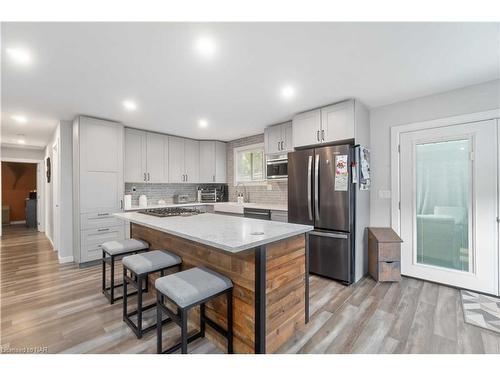 86 Leaside Drive, Welland, ON - Indoor Photo Showing Kitchen