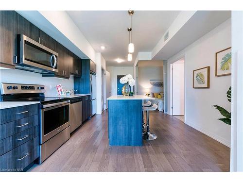 621-7711 Green Vista Gate, Niagara Falls, ON - Indoor Photo Showing Kitchen With Stainless Steel Kitchen