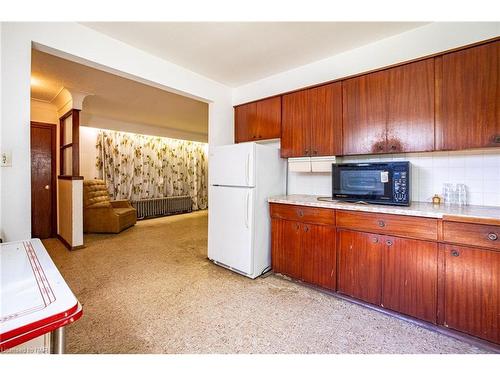 361 Eastwood Avenue, Fort Erie, ON - Indoor Photo Showing Kitchen