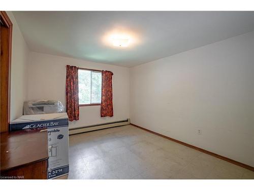 361 Eastwood Avenue, Fort Erie, ON - Indoor Photo Showing Other Room