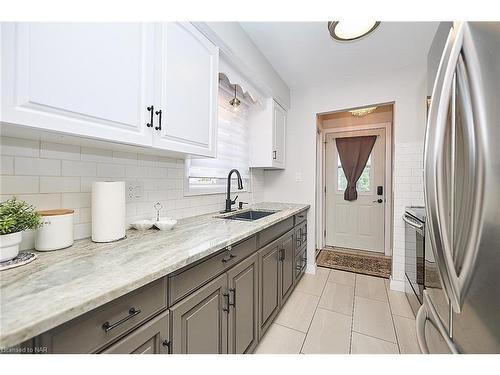 136 Rockwood Avenue, St. Catharines, ON - Indoor Photo Showing Kitchen