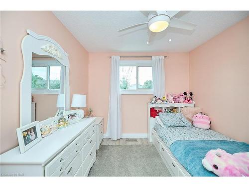 136 Rockwood Avenue, St. Catharines, ON - Indoor Photo Showing Bedroom