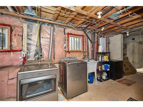 136 Rockwood Avenue, St. Catharines, ON - Indoor Photo Showing Laundry Room