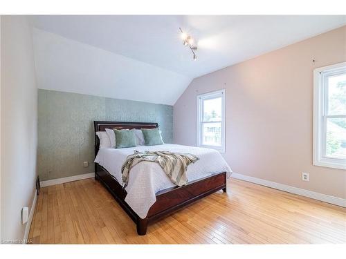 23 Dexter Street, St. Catharines, ON - Indoor Photo Showing Bedroom