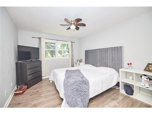 65 Wakelin Terrace, St. Catharines, ON - Indoor Photo Showing Bedroom