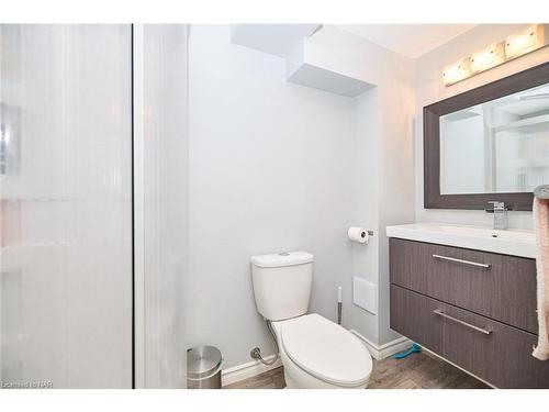 65 Wakelin Terrace, St. Catharines, ON - Indoor Photo Showing Bathroom