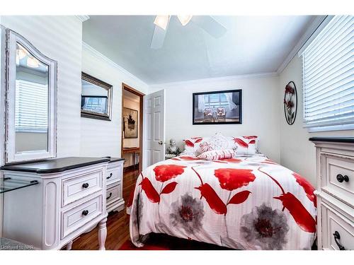 70 Margery Avenue, St. Catharines, ON - Indoor Photo Showing Bedroom