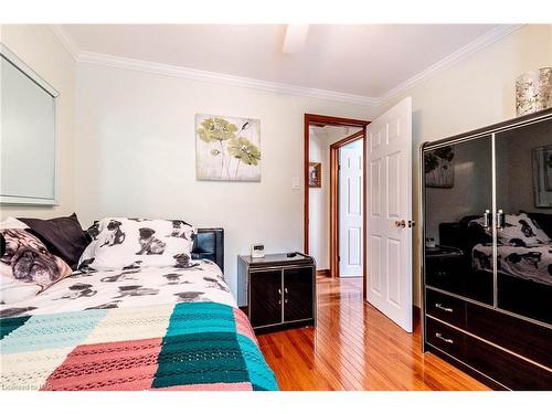 70 Margery Avenue, St. Catharines, ON - Indoor Photo Showing Bedroom