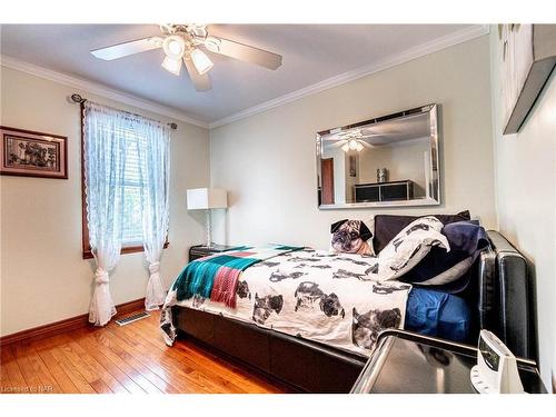 70 Margery Avenue, St. Catharines, ON - Indoor Photo Showing Bedroom