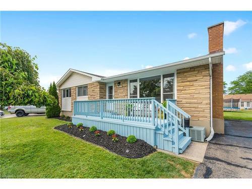 8848 Banting Street, Niagara Falls, ON - Outdoor With Deck Patio Veranda