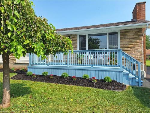 8848 Banting Street, Niagara Falls, ON - Outdoor With Deck Patio Veranda