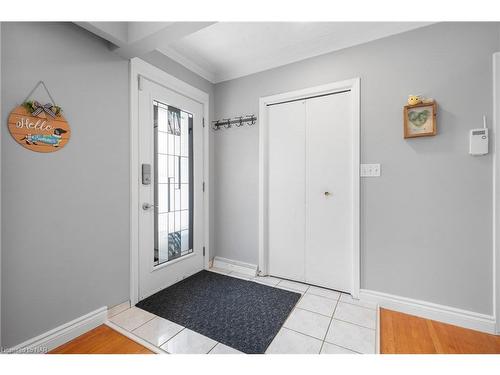 8848 Banting Street, Niagara Falls, ON - Indoor Photo Showing Other Room