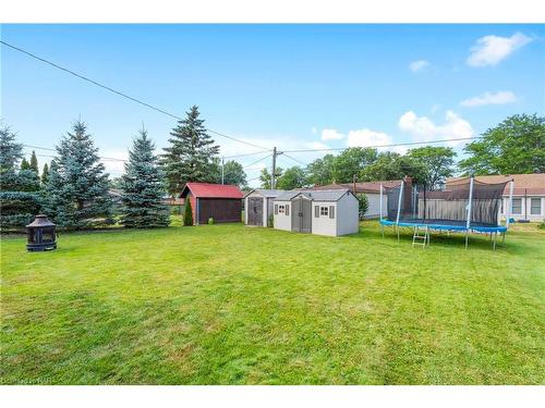 8848 Banting Street, Niagara Falls, ON - Outdoor With Backyard