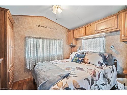 346-1501 8 Line, Niagara-On-The-Lake, ON - Indoor Photo Showing Bedroom