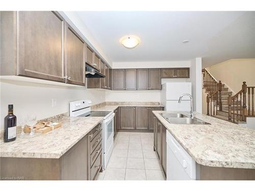 7739 Dockweed Drive Drive, Niagara Falls, ON - Indoor Photo Showing Kitchen With Double Sink