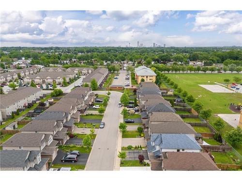 8466 Kelsey Crescent, Niagara Falls, ON - Outdoor With View