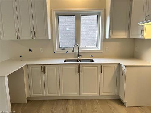 101 Palace Street, Thorold, ON - Indoor Photo Showing Kitchen With Double Sink