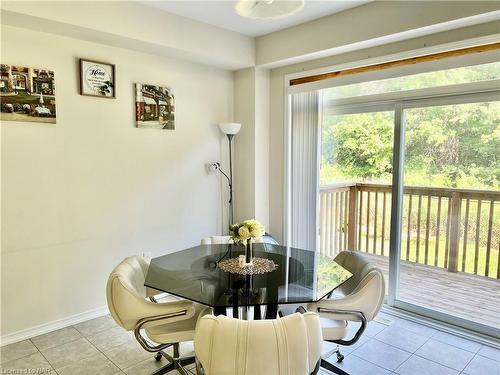 8707 Chickory Trail, Niagara Falls, ON - Indoor Photo Showing Dining Room