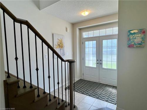 8707 Chickory Trail, Niagara Falls, ON - Indoor Photo Showing Other Room