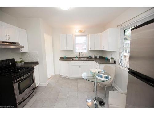 43 B Grandview Drive, St. Catharines, ON - Indoor Photo Showing Kitchen With Double Sink