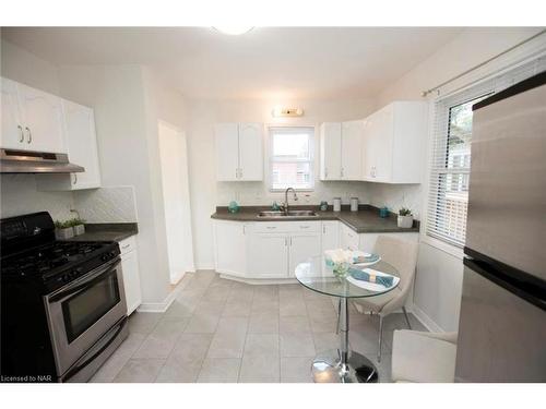 43 B Grandview Drive, St. Catharines, ON - Indoor Photo Showing Kitchen