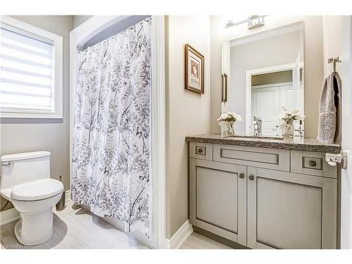 8 Cobblestone Drive, Niagara-On-The-Lake, ON - Indoor Photo Showing Bathroom