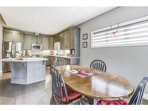 8 Cobblestone Drive, Niagara-On-The-Lake, ON - Indoor Photo Showing Dining Room