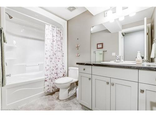 8 Cobblestone Drive, Niagara-On-The-Lake, ON - Indoor Photo Showing Bathroom