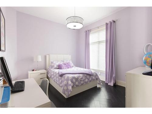 362 Niagara Boulevard, Niagara-On-The-Lake, ON - Indoor Photo Showing Bedroom