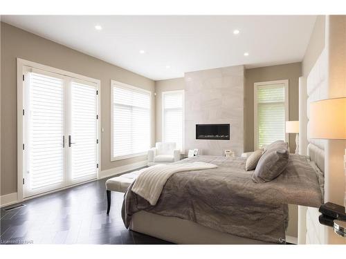 362 Niagara Boulevard, Niagara-On-The-Lake, ON - Indoor Photo Showing Bedroom With Fireplace