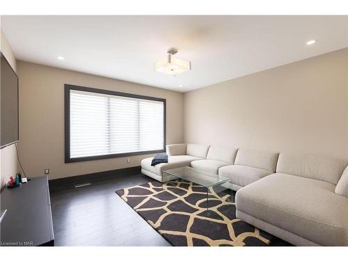 362 Niagara Boulevard, Niagara-On-The-Lake, ON - Indoor Photo Showing Living Room