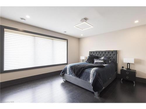 362 Niagara Boulevard, Niagara-On-The-Lake, ON - Indoor Photo Showing Bedroom