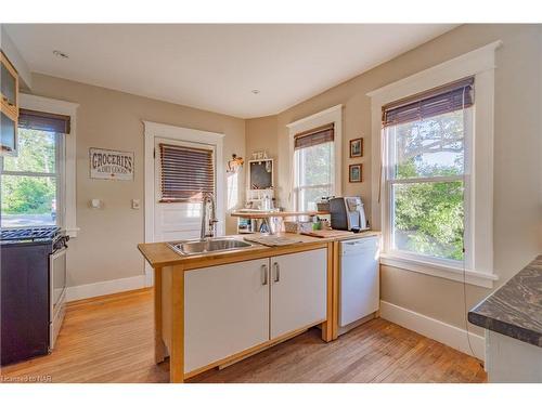 3648 Main Street, Niagara Falls, ON - Indoor Photo Showing Kitchen With Double Sink