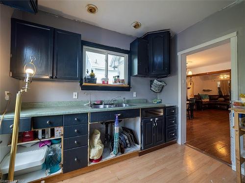 45 Wellington Street N, Thorold, ON - Indoor Photo Showing Kitchen With Double Sink