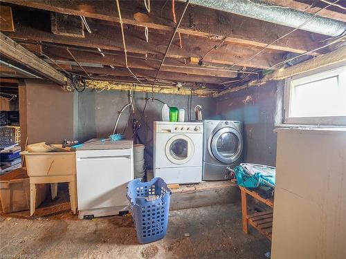 45 Wellington Street N, Thorold, ON - Indoor Photo Showing Laundry Room