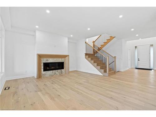 4213 Manson Lane, Lincoln, ON - Indoor Photo Showing Living Room With Fireplace