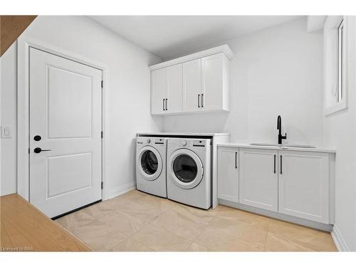 4213 Manson Lane, Lincoln, ON - Indoor Photo Showing Laundry Room