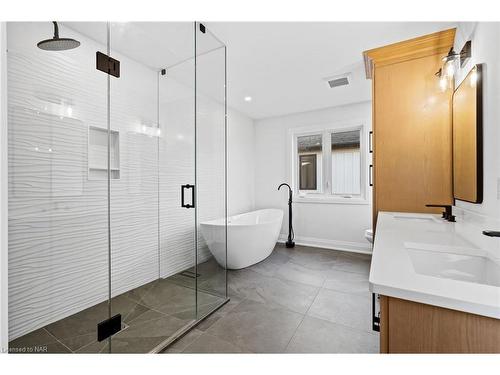 4213 Manson Lane, Lincoln, ON - Indoor Photo Showing Bathroom