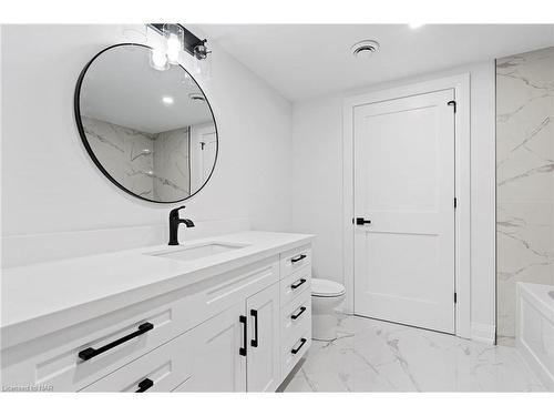 4213 Manson Lane, Lincoln, ON - Indoor Photo Showing Bathroom