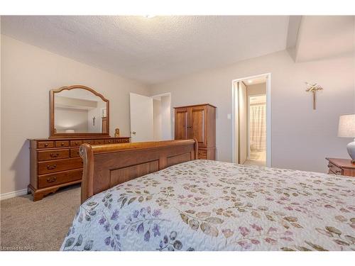 604-7 Gale Crescent, St. Catharines, ON - Indoor Photo Showing Bedroom