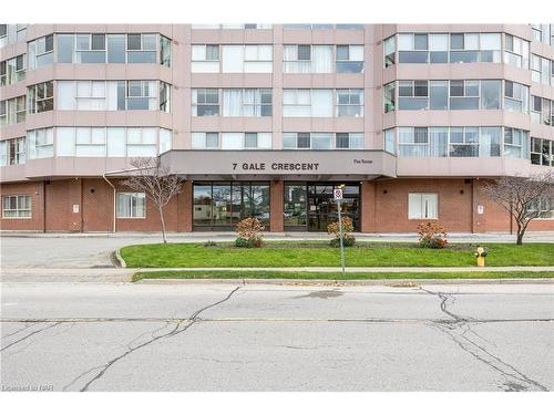 604-7 Gale Crescent, St. Catharines, ON - Outdoor With Facade