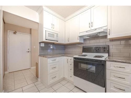 604-7 Gale Crescent, St. Catharines, ON - Indoor Photo Showing Kitchen