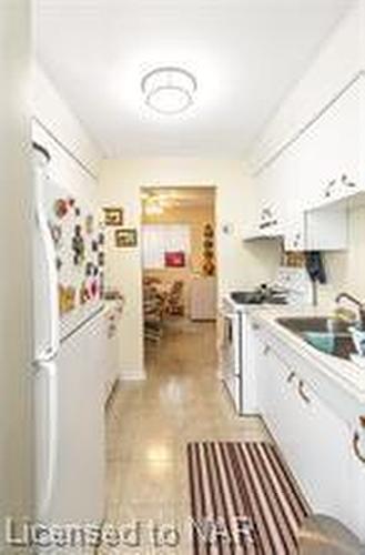 131 Third Street, Welland, ON - Indoor Photo Showing Kitchen