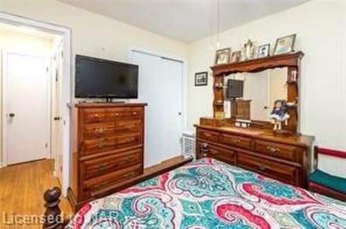 131 Third Street, Welland, ON - Indoor Photo Showing Bedroom