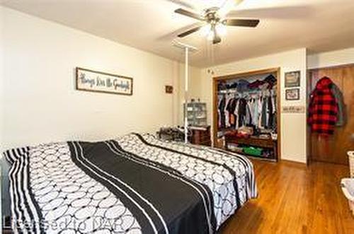 131 Third Street, Welland, ON - Indoor Photo Showing Bedroom