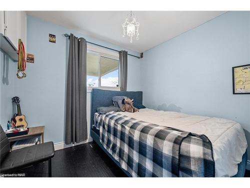 67 West Street N, Thorold, ON - Indoor Photo Showing Bedroom