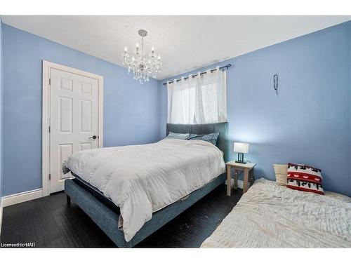 67 West Street N, Thorold, ON - Indoor Photo Showing Bedroom